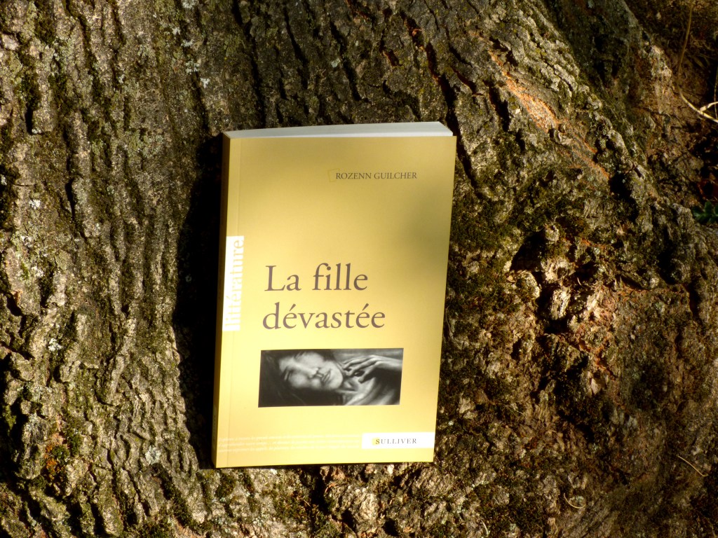 Livre La fille dévastée Rozenn Guilcher